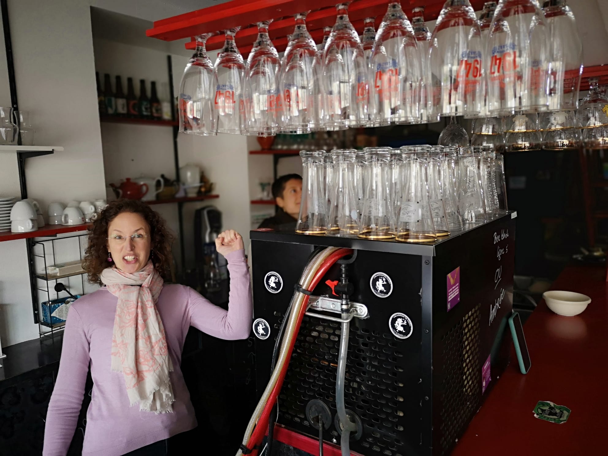 2023 04 27 02 tu bois quoi camarade